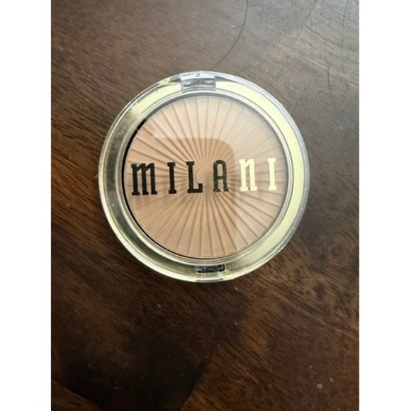 Milani Silky Matte Bronzing Powder 02 Sun Kissed Matte Bronzer 0.34 oz New - Picture 2 of 3